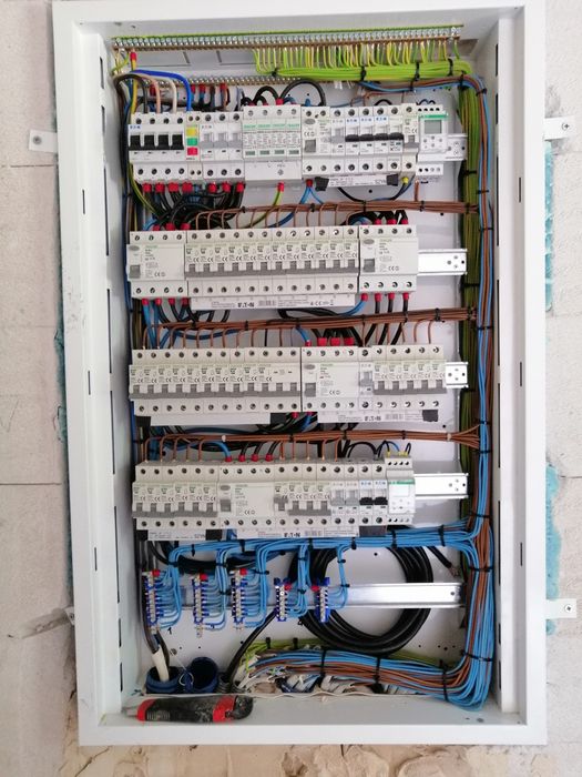 Elektryk - Usługi Elektryczne