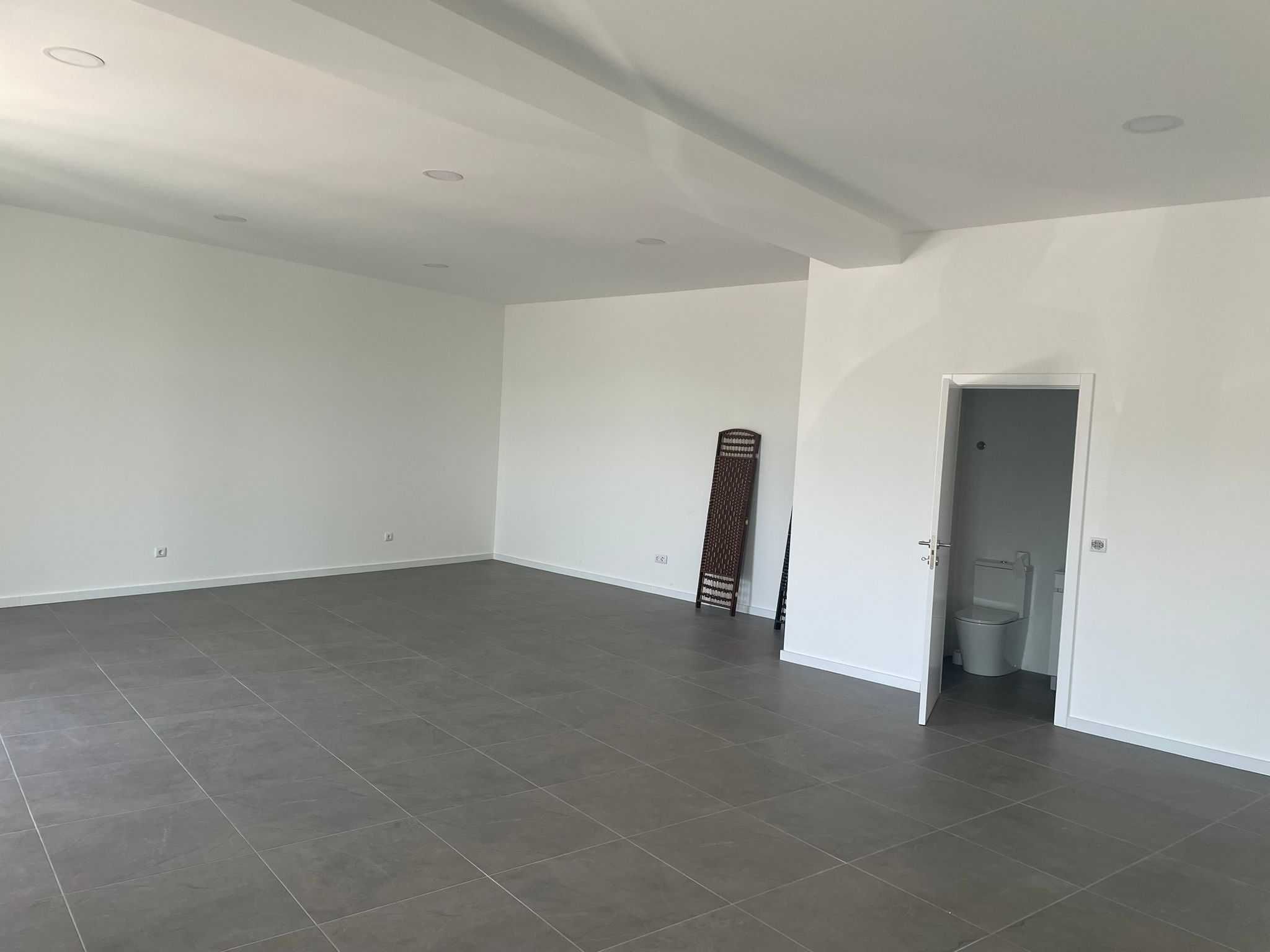 Loja na N2 70m2 Centro de Vidago