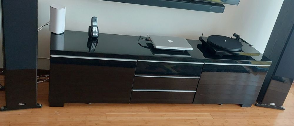 Aparador preto lacado em excelente estado | Ermesinde