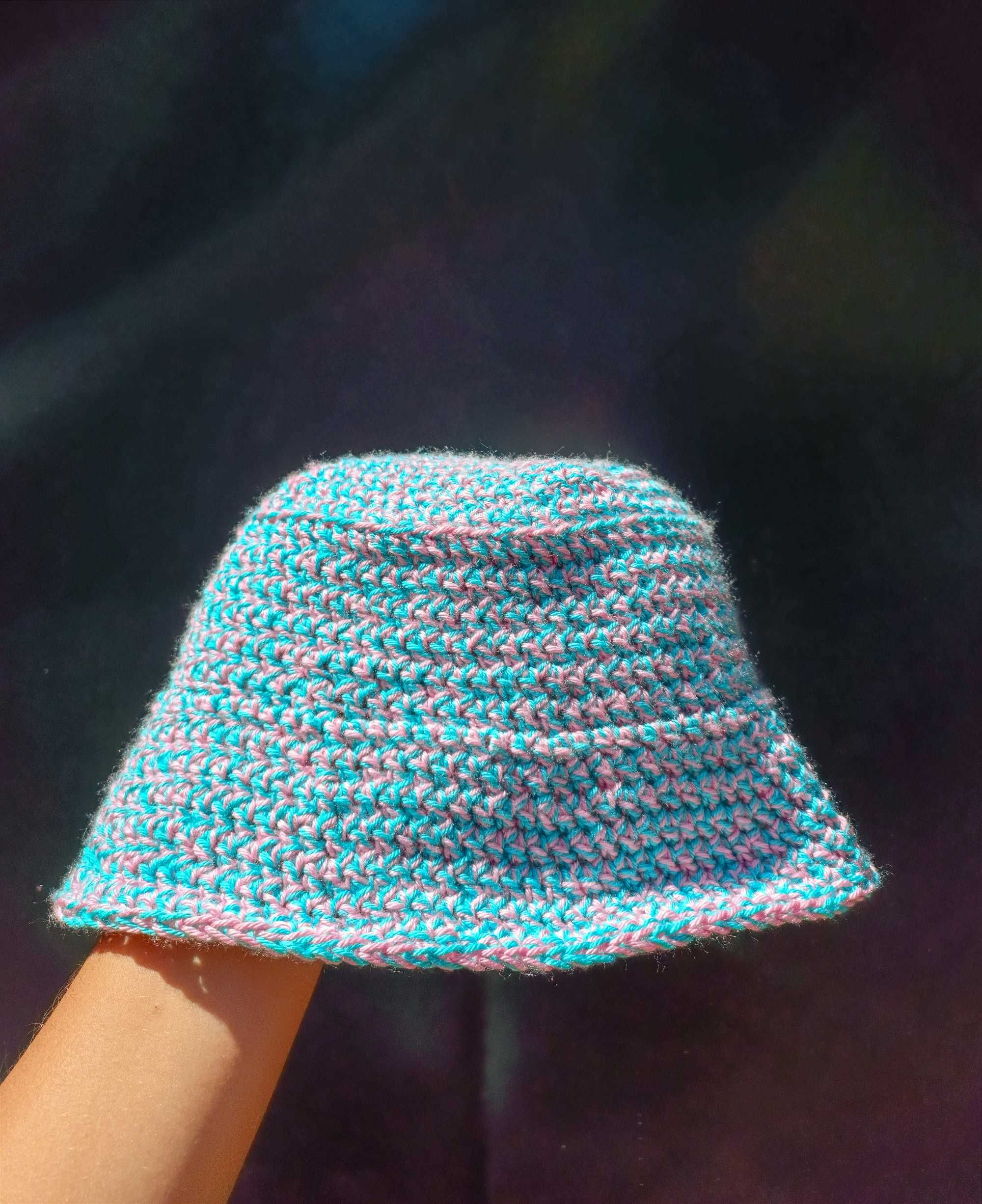 Chapéus bucket hat em crochet feitos à mão