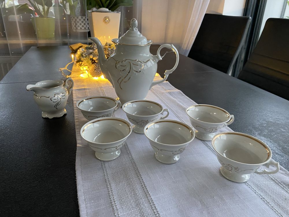 Porcelana serwis  kawowy do herbaty dzbanek  6 Filiżanek