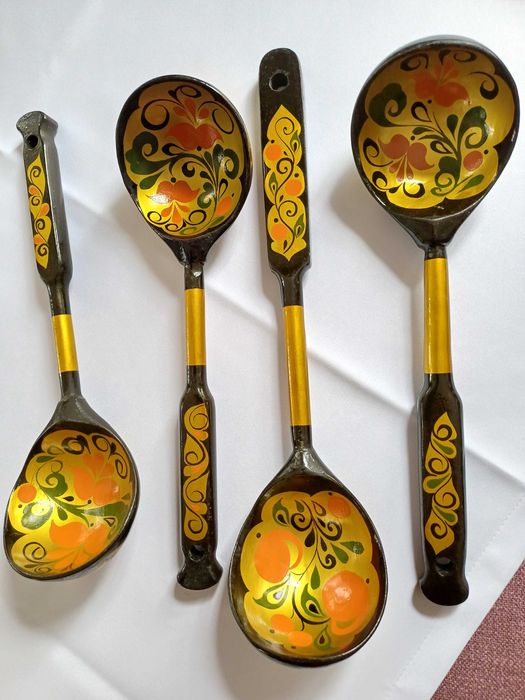 Rosyjskie łyzki dekoracyjne drewniane