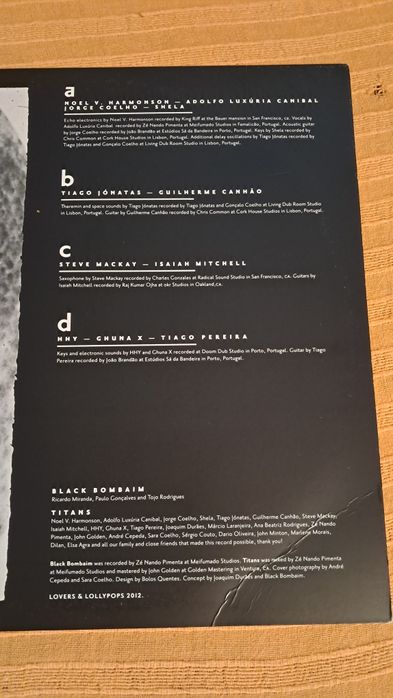 Black Bombaim – Titans