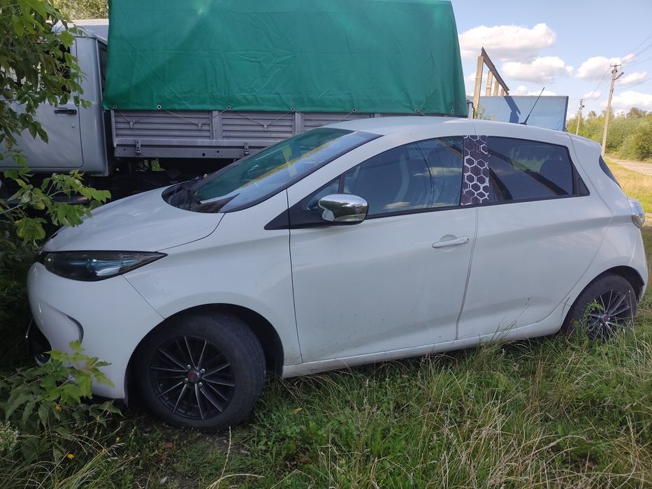 Продам свій електро мобіль Renault Zoy 2015