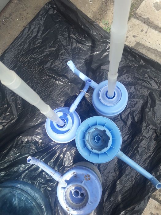 Бутиль для води  19 л , помпи.