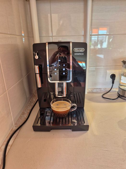 Кавомашина DeLonghi Dinamica