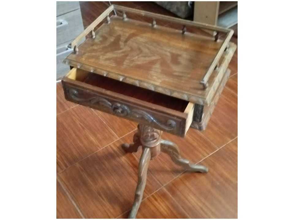 Mesa de apoio c/ gaveta