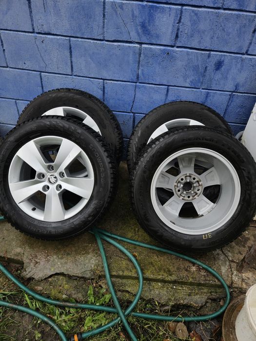 Колеса зимові в зборі, ІДЕАЛ, диски Шкода, 215/60/16