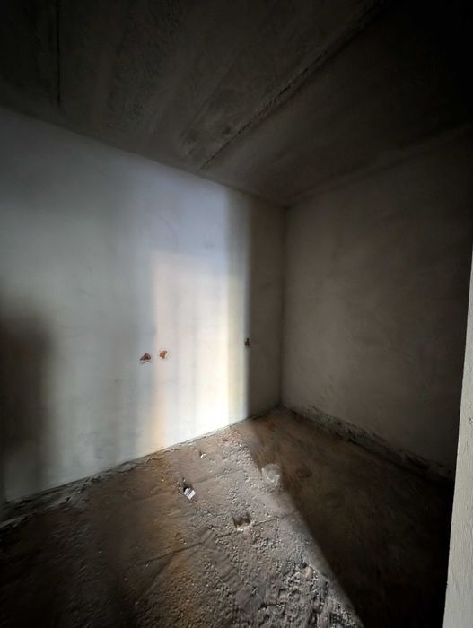 Комерція під бізнес у готовому будинку.