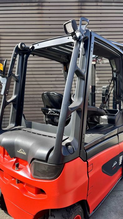 Empilhador usado elétrico Linde E25 - 2500 kg - 2019