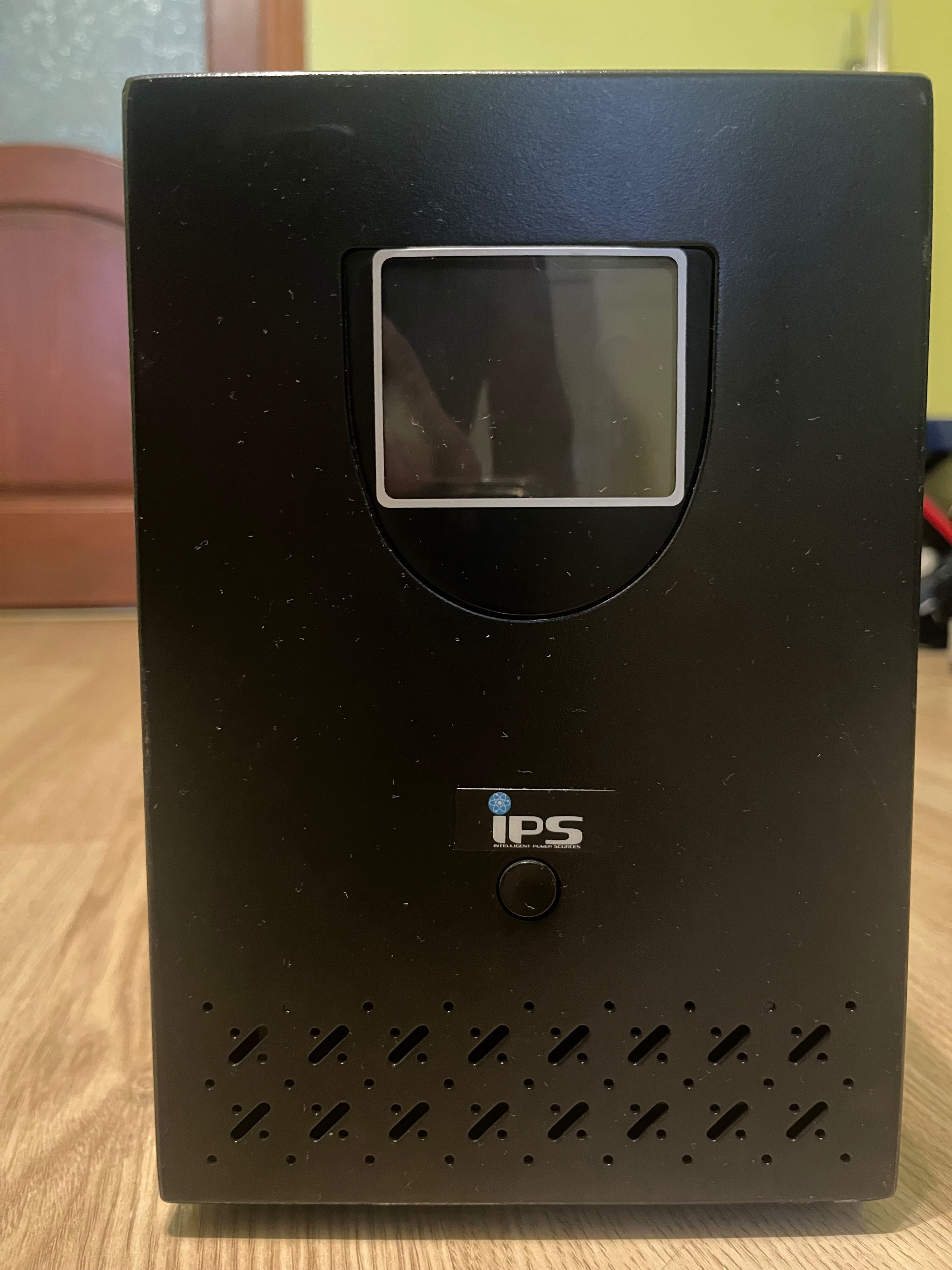 УПС 2000 VA 1600W Ips на запчастини