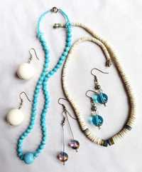 biżuteria RETRO PRL  2 naszyjniki biały i niebieski + 3x kolczyki