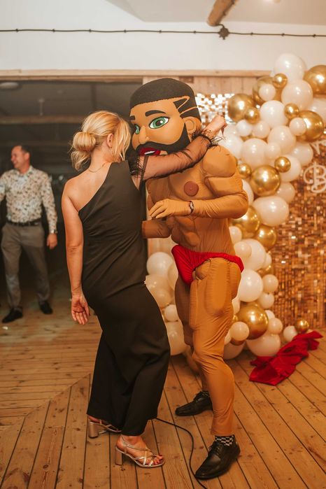 maskotka mężczyzna facet kobieta lala lalka Pamela & Alvaro