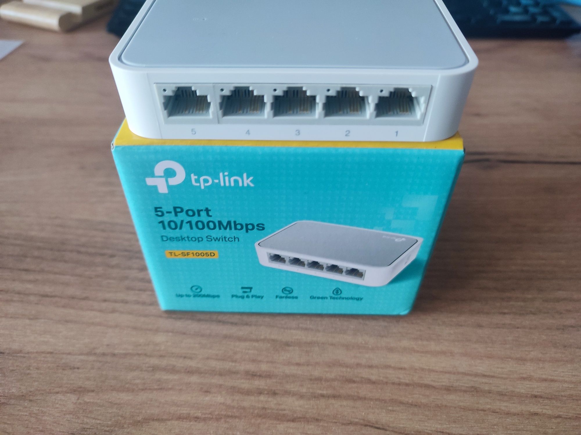 Desktop switch tp-lini TL-SF1005D
