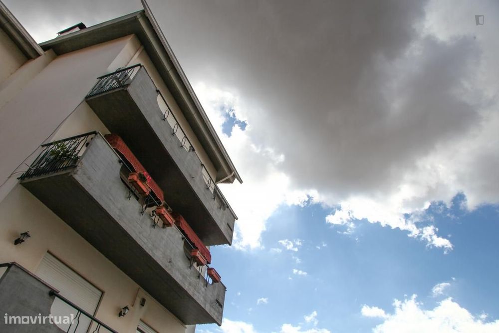 Quarto - localizado em Olivais Coimbra