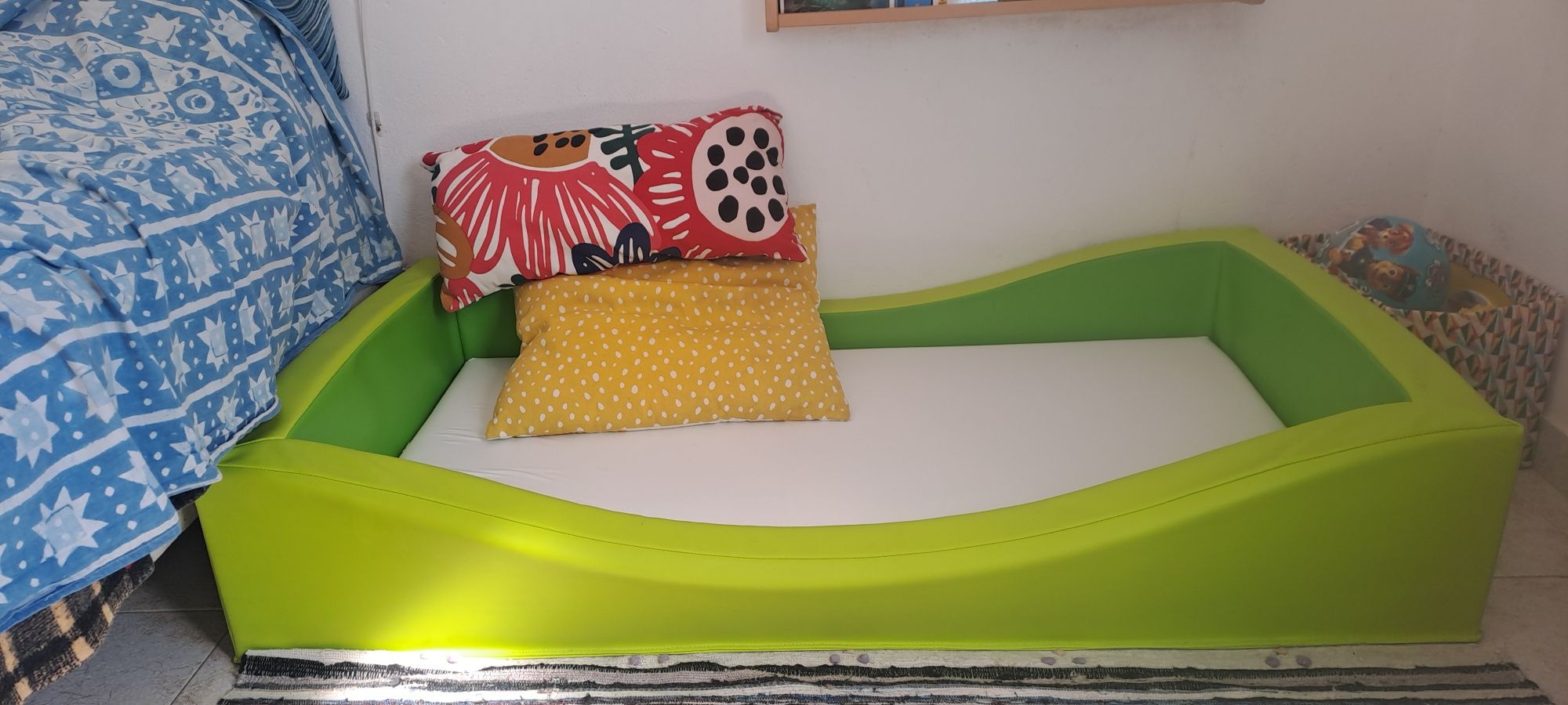 Cama Montessori verde c/colchão