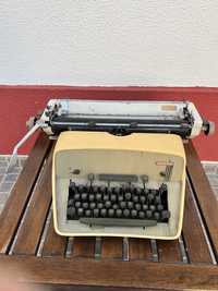 Máquina de escrever Messa