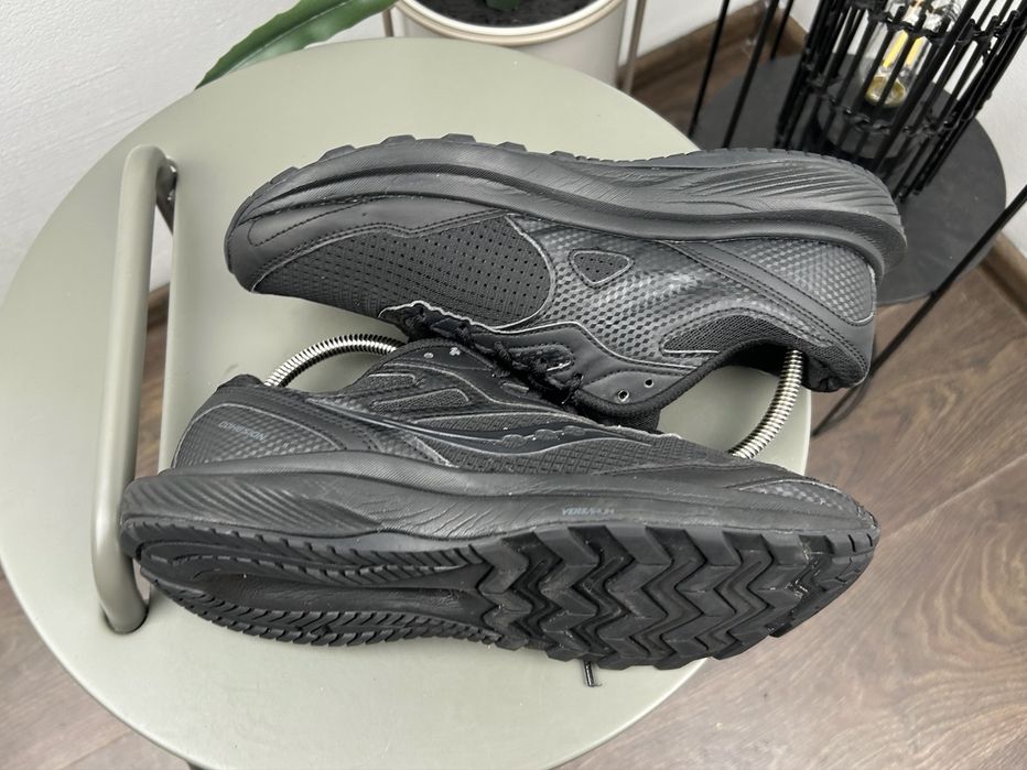 Оригінал! Кросівки Saucony Kohesion 42 розмір М06225