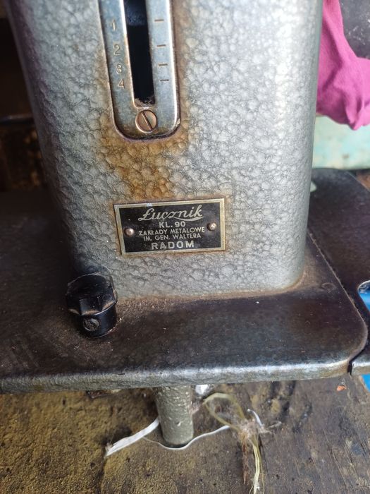 Швейная машинка  оверлок