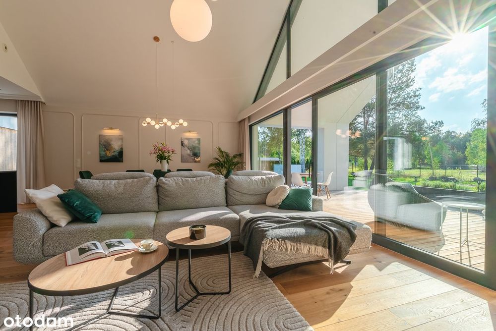 Dom z basenem blisko Konstancina – luksus i natura