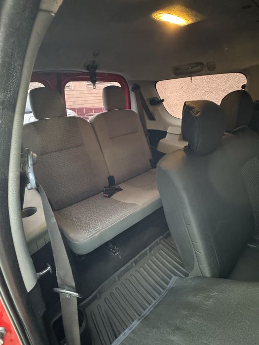 Продаю дачу логан 7 мест  дизель 1.5 к9к 2008 года