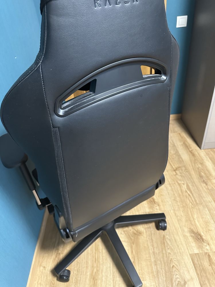Игровое кресло Razer Enki Black