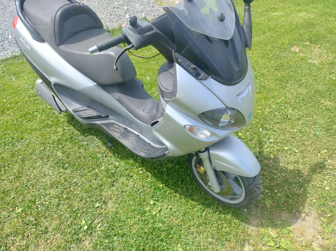 Sprzedam Piaggio x9 200