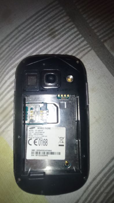 Телефон Samsung дуже старий без батареї