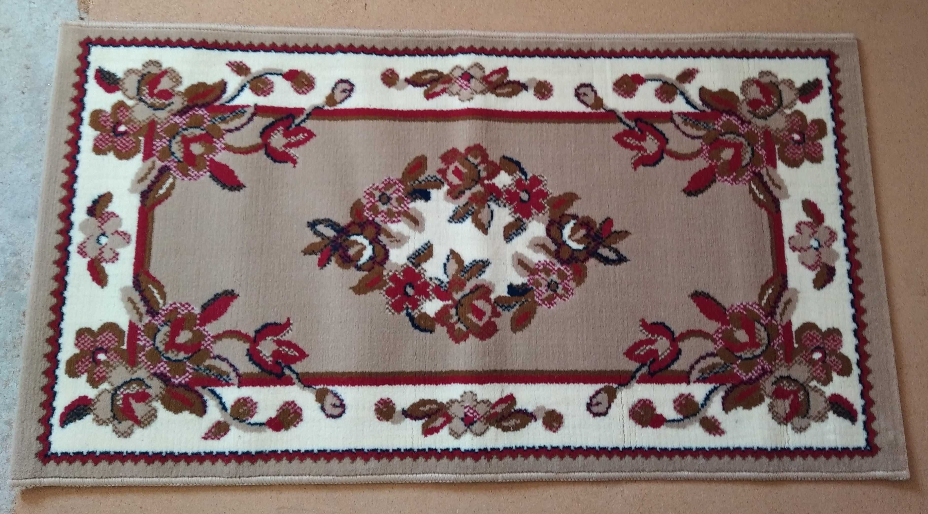 Conjunto de 3 tapetes com motivos florais