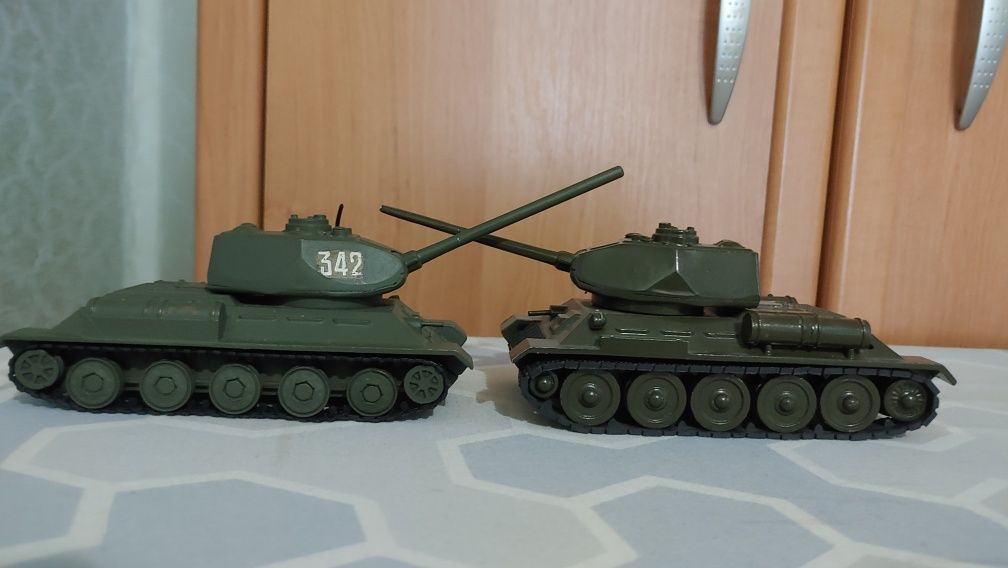 Танк Т-34 модель, металл, редкий экземпляр