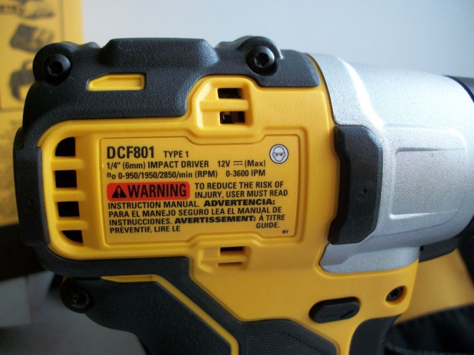 Набор бесщеточных шуруповертов DeWalt DCK221F2 XR 12V (DCD701+DCF801)