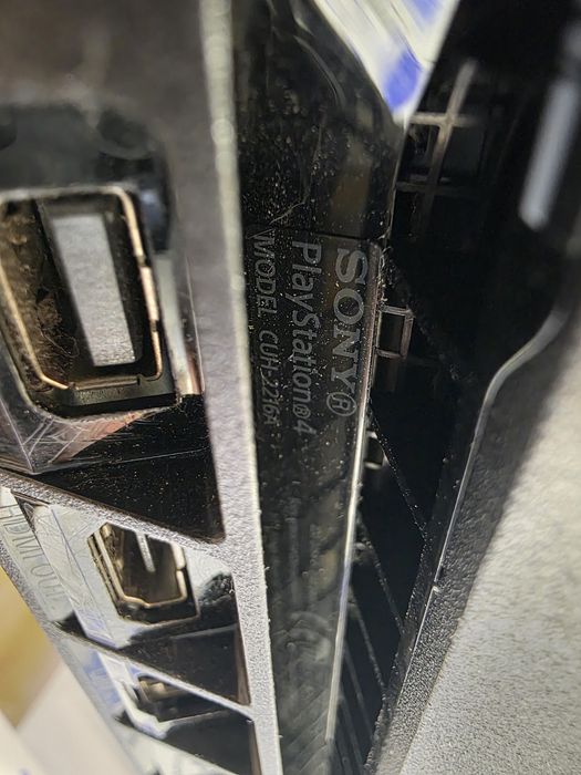 Konsola Sony PlayStation 4 Slim (PS4) Model CUH-2216A + Pad. Nigdy Nie