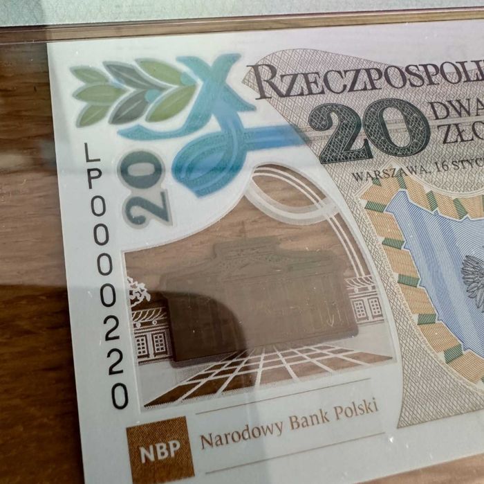 20 zł Legiony niski numer 220 PMG 67 banknot NBP PWPW Piłsudski 2014