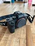 Sprzedam aparat Sony A7 III – Mało używany, w idealnym stanie!
