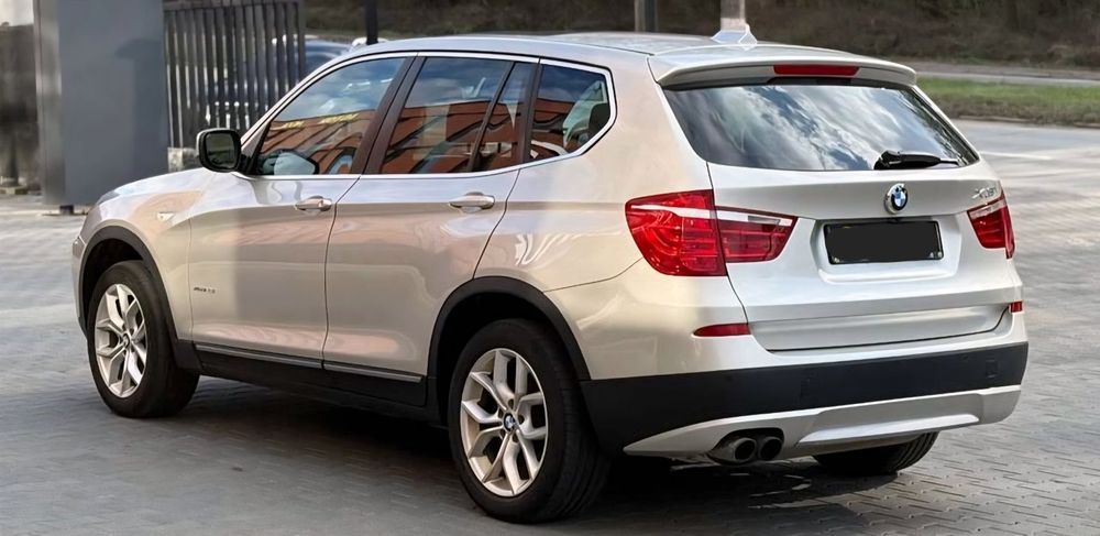 Продам бмв х3. 2 бензин.