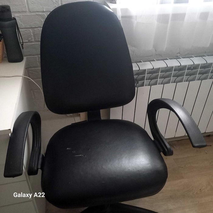 Продам комютерне крісло