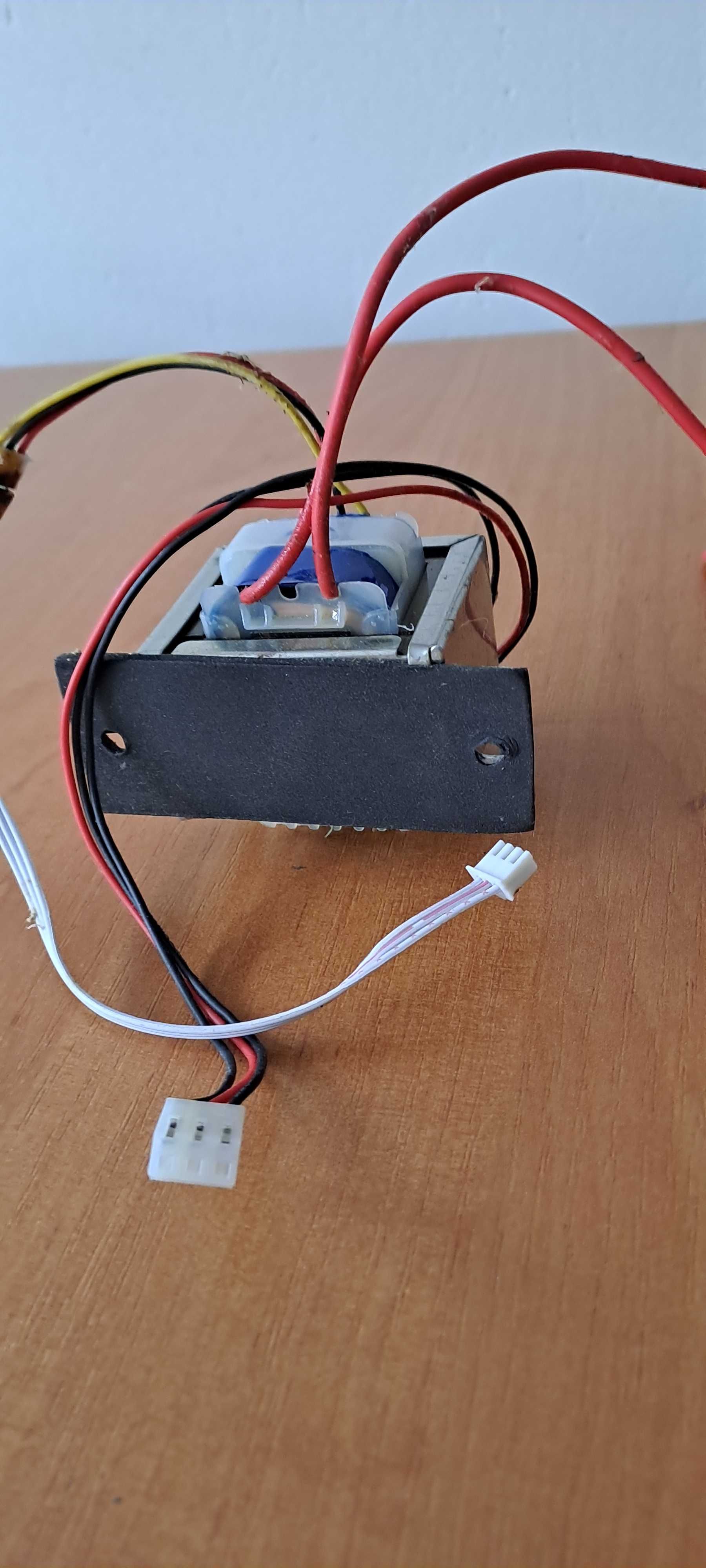 Transformator z subwafera