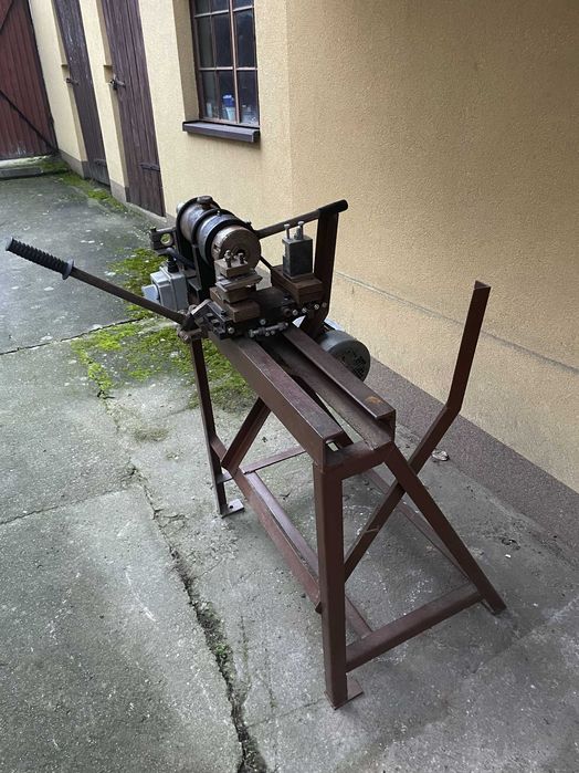 Tokarka przelotowa do drewna