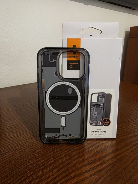 Spigen Zero One iPhone 14 pro