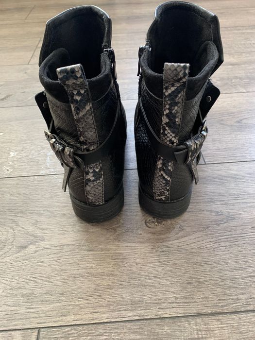 Жіночі шкіряні черевики казаки Forever 21