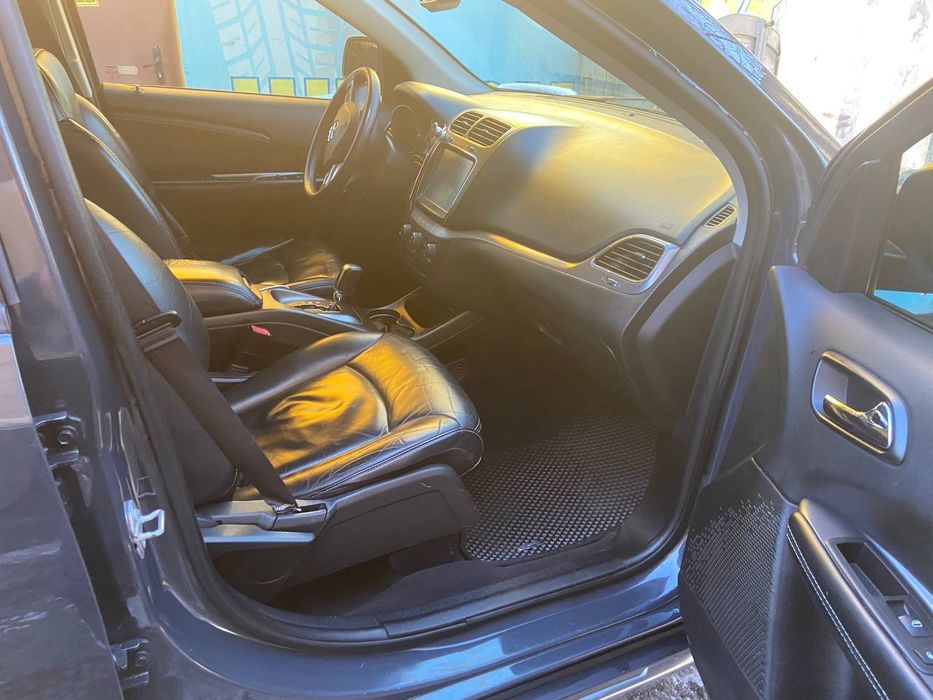 Продам 7-місний універсал Dodge Journey