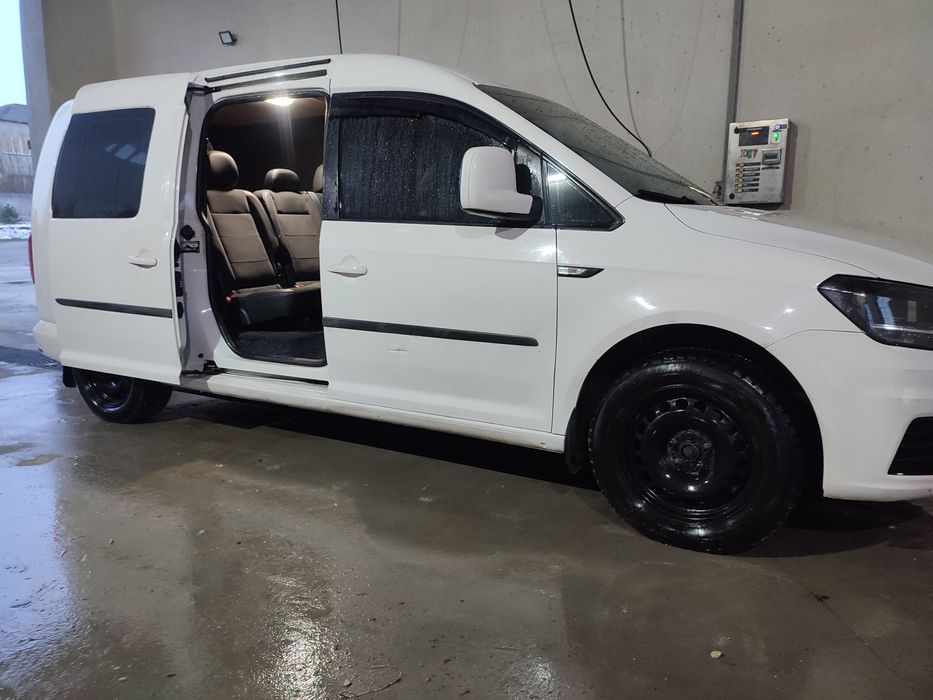 Volkswagen Caddy 2016 5-містний