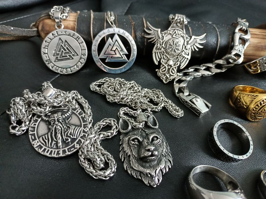 Wisiorek nordycki dwustronny wiking wojownik Valknut runy Thor Odyn