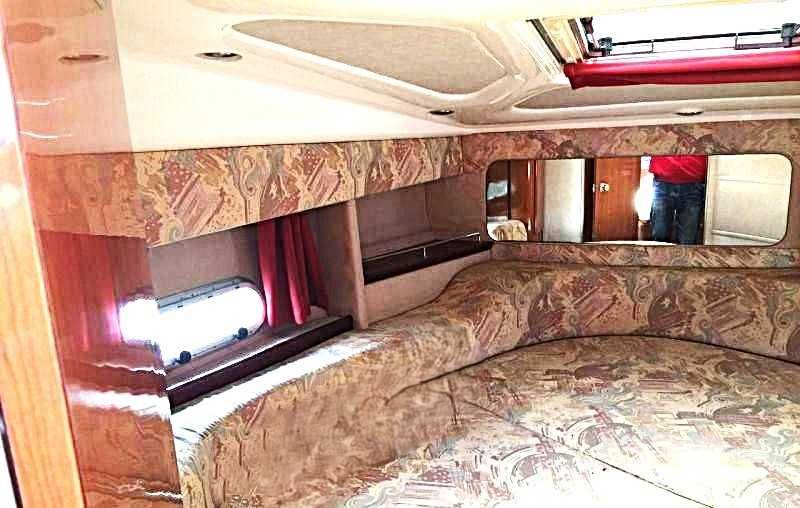 Jacht motorowy Sealine fly33, 400 KM diesel, 2 kabiny sypialne