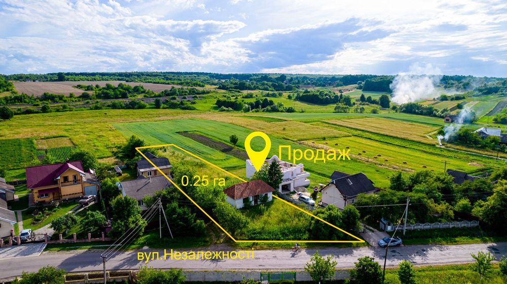 Ділянка з будинком в с.Коршів.