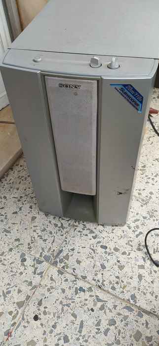 Subwoofer sony +satelites 5.1