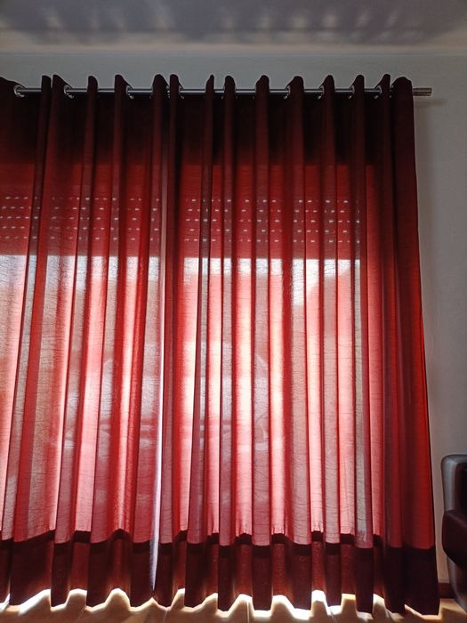 Cortina + varão 
Medida largura 2,60
Altura 2,30