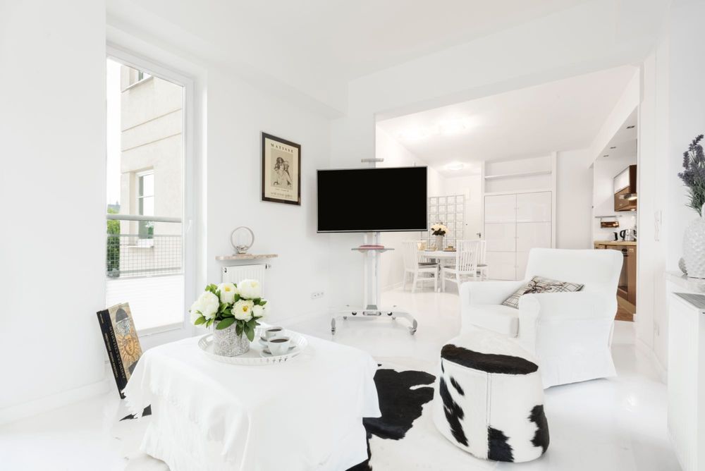 Elegancki apartment z widokiem na park i jezioro