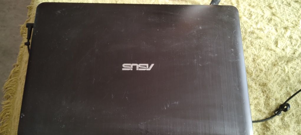 Laptop ASUS F540L