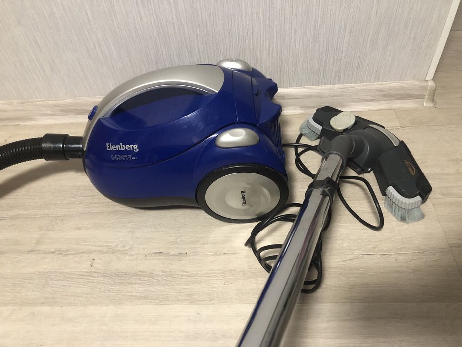 Пылесос Elenberg 1400W max рабочий мощный